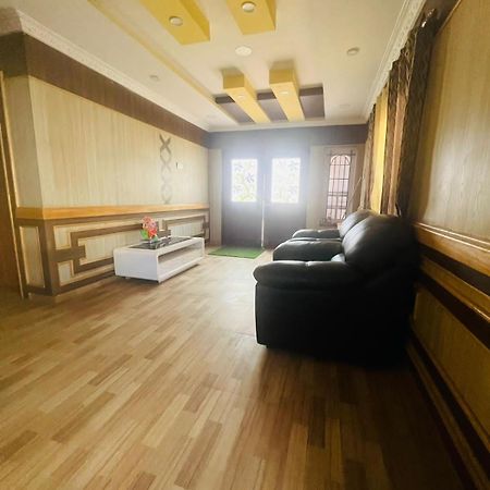 Akr Resitancy Hotel Ooty Buitenkant foto