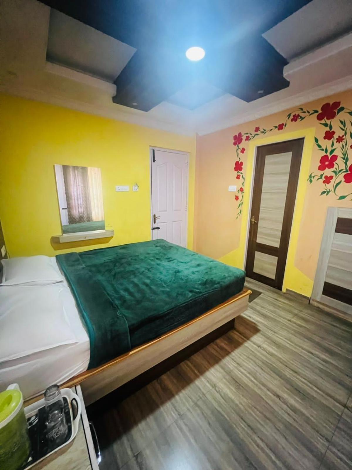 Akr Resitancy Hotel Ooty Buitenkant foto